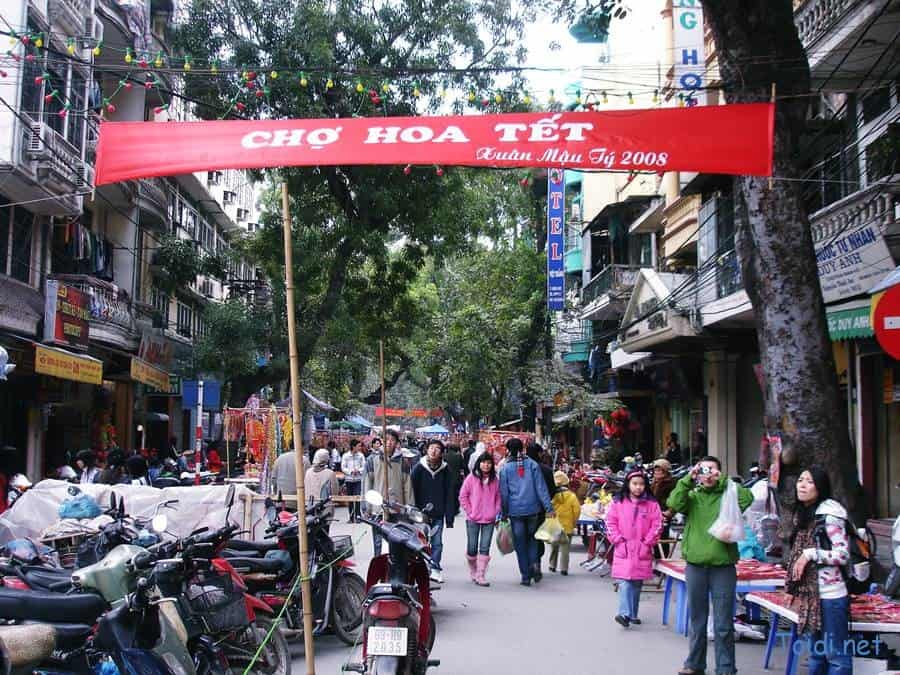 Cho Hoa Tet Hanoi Một ngày ở Hà Nội nên đi những đâu