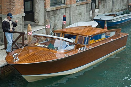 water-taxi-venice