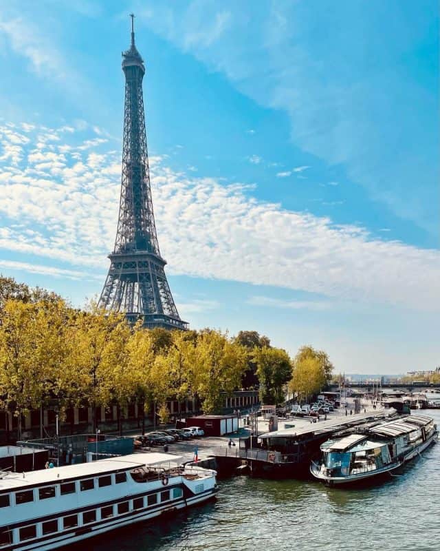 Ngắm coi tháp Eiffel bên trên sông Seine - cảnh quan nước pháp