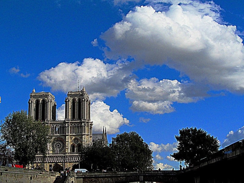 Những Bí Ẩn Nhà thờ Đức Bà Paris Pháp, nhiều người không biết