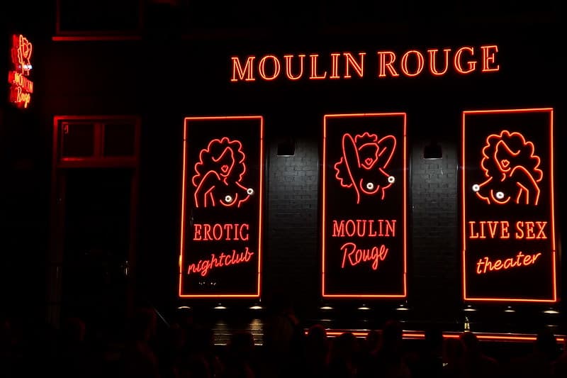 Ảnh 11: Moulin Rouge (https://flic.kr/p/XQkrxm)